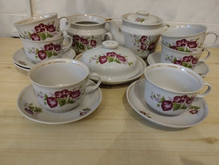 Посуда разная. Сервизы чайные .Времен СССР.