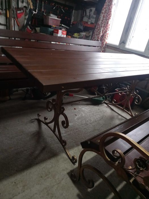 Masa si 4 bănci,lemn uscat masiv,set