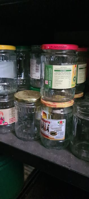 Стъклени бурканчета от детски пюрета и Омния