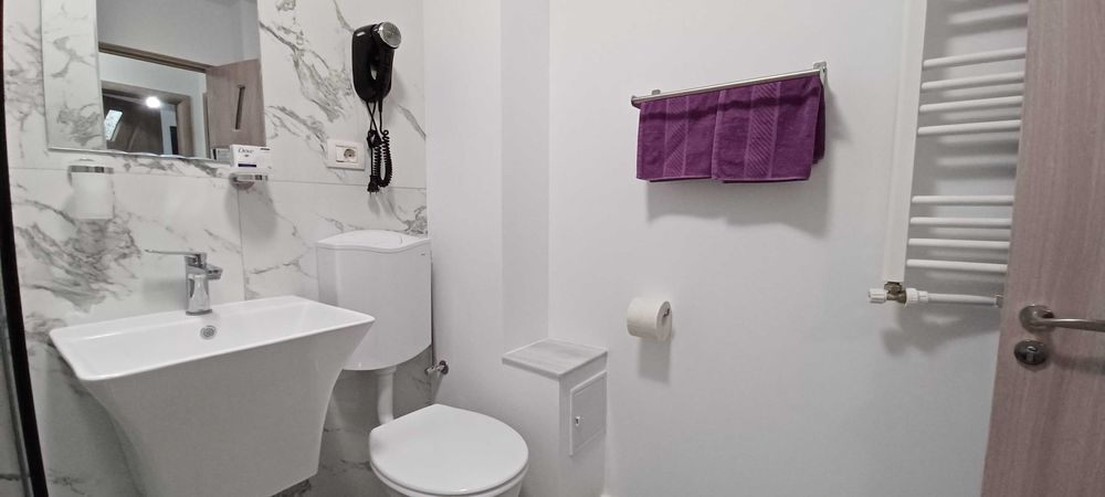 Inchiriez apartament 2 camere Tomis Nord Cazare Regim Hotelier