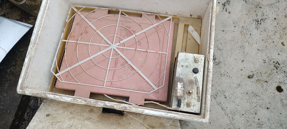 инкубатор   руски