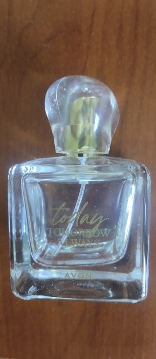 Флаконы от духов.