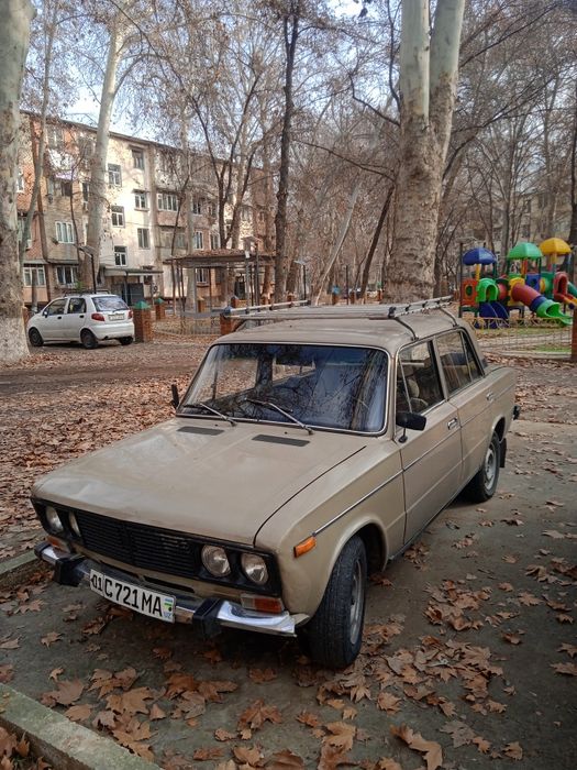 Продаётся Жигули бежевого цвета на бензине на ходу