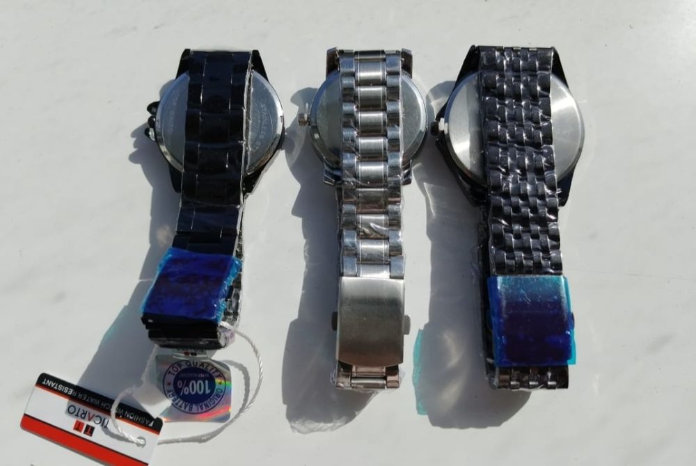 Продам часы новые.