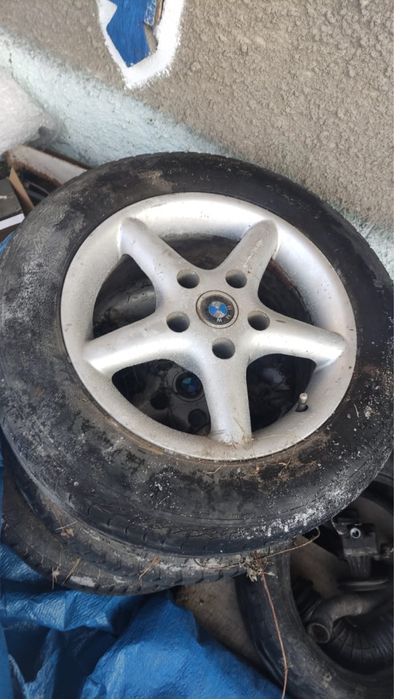 продам   диски  с  шинами  на БМВ.