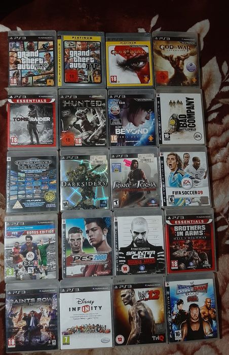 Vând fifa 15 în stare bună