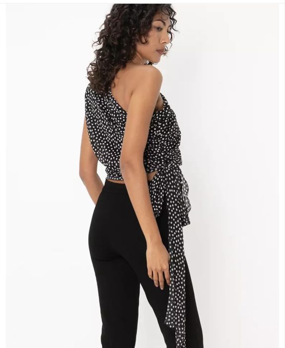 Топ на точки на zara