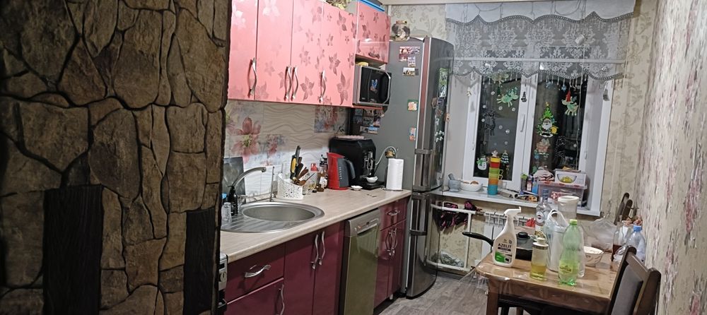 Продам кухонный гарнитур и плиту