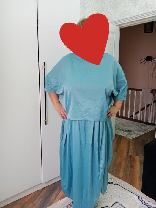 Продам платья на свадьбу ,в гости