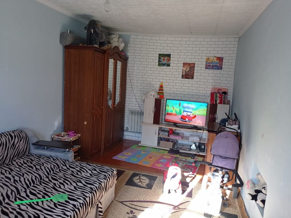 меняю пол дома на квартиру