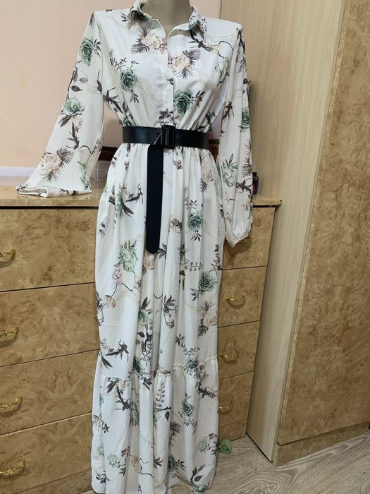 Платья, пальто для девушки р.42.