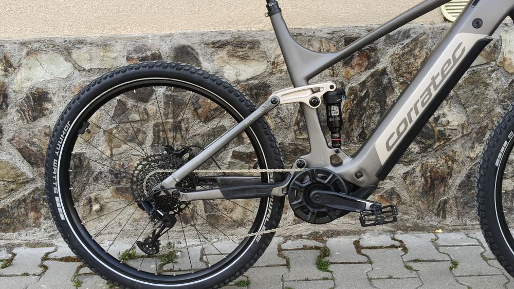 Bicicleta electrica corratec carbon 800 wh gen 5 120 nm
