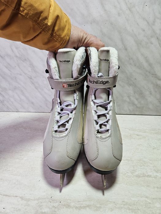 Patine 2056 gheata patinaj artistic    marime eu 40   ( 26 cm)