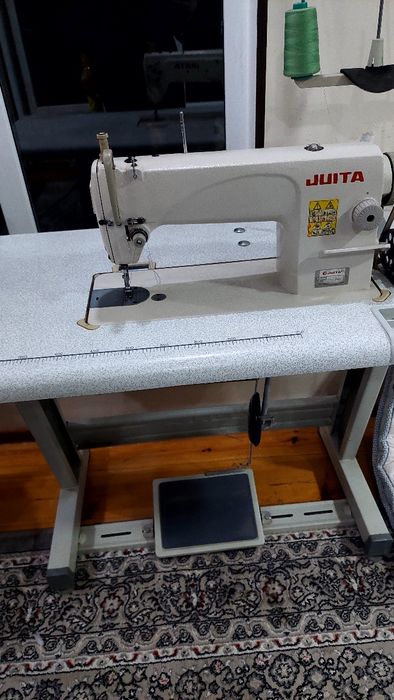 Tikuv moshinasi sotiladi