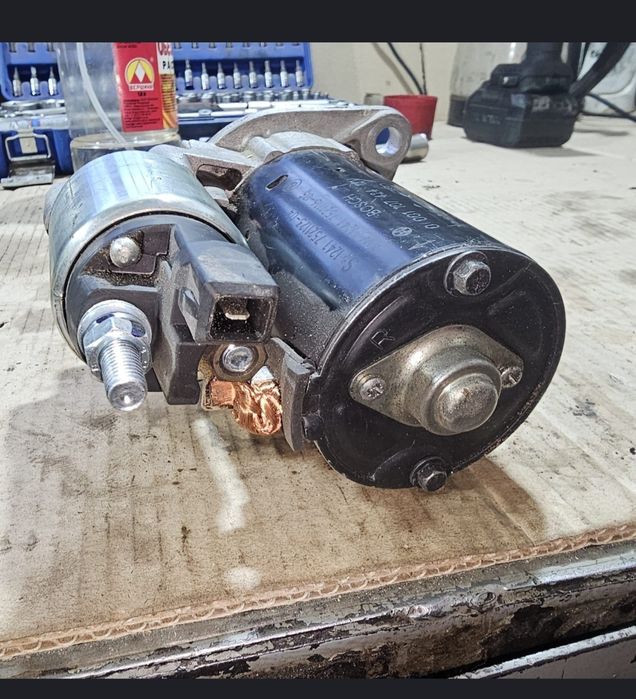 Продам стартер оригинальный для BMW