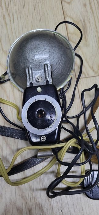 Вспышка от советского фото аппарата.