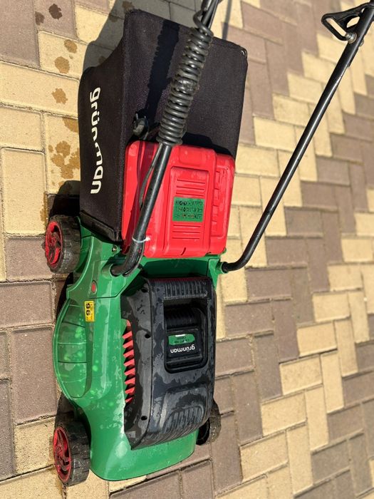 Mașină electrică tuns gazon