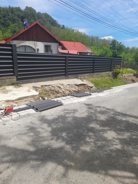 Construim garduri și porți stil jaluzea șipcă metalică tablă cutata