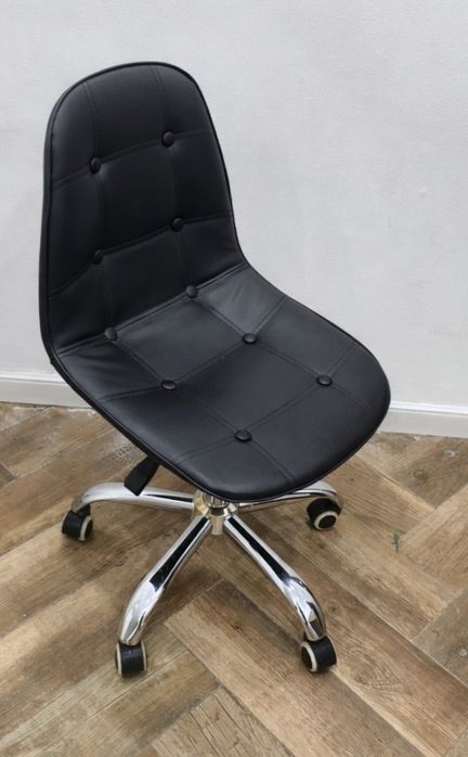 Продам кушетку, стулья, этажерки и лампы