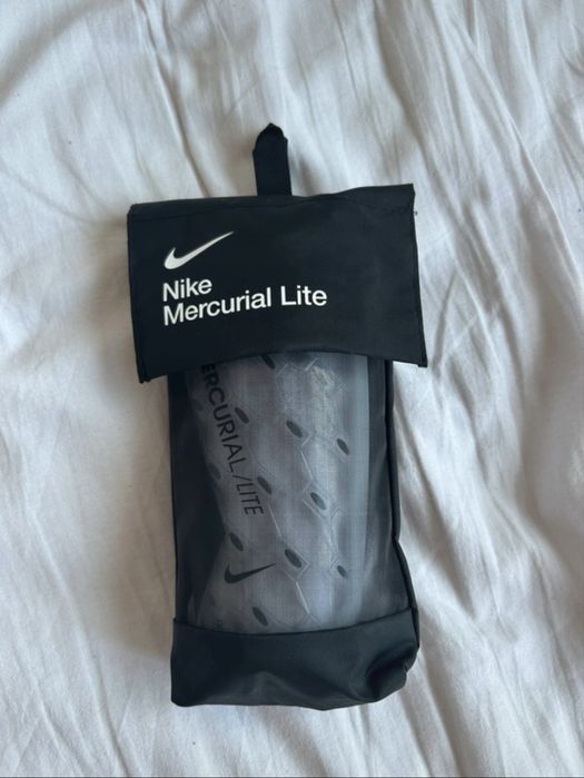 Футболни кори Nike mercurial lite
