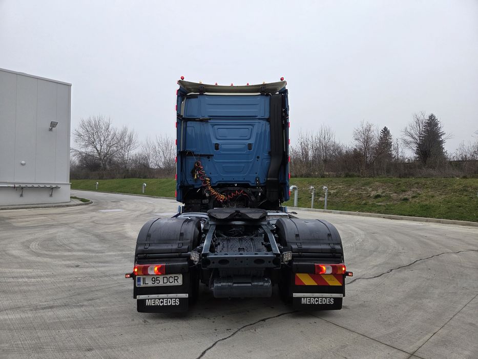 Mercedes Actros Mp4 18.45  / 12. 2015 / Variante Auto