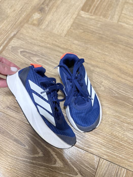 Продам детские кроссовки Adidas