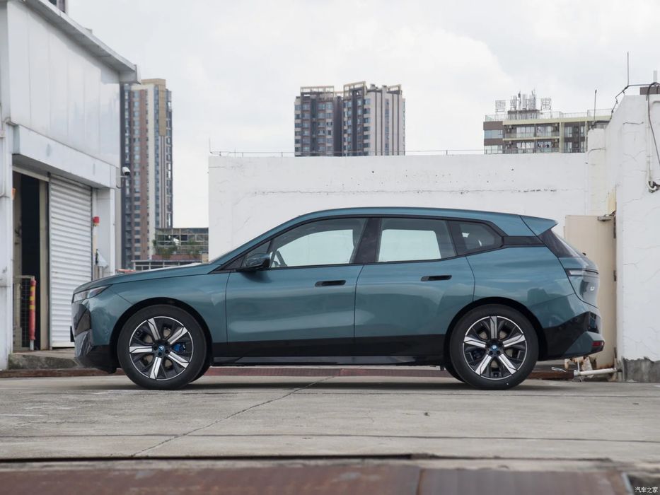 BMW IX xDrive 40 под закза от Terra Auto