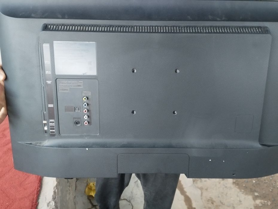 Samsung 32 talig arginal televiz izor ekrani ketgan