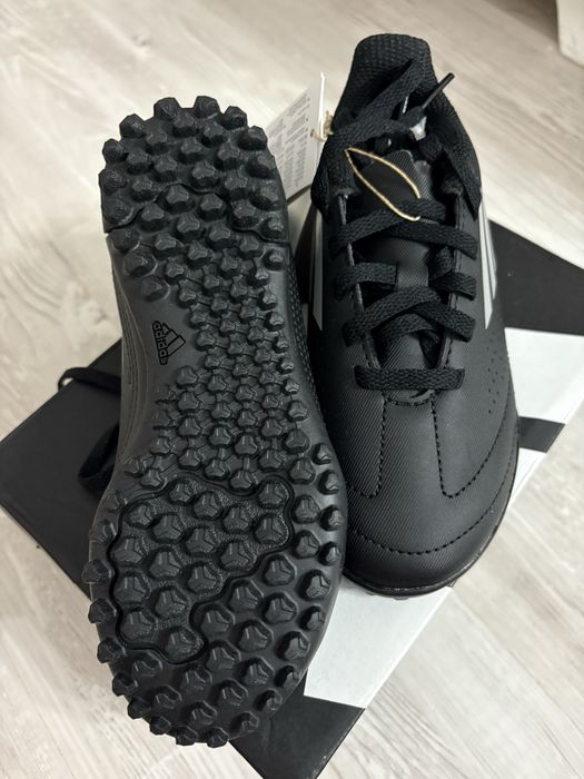 Детски обувки за футбол Adidas deportivo