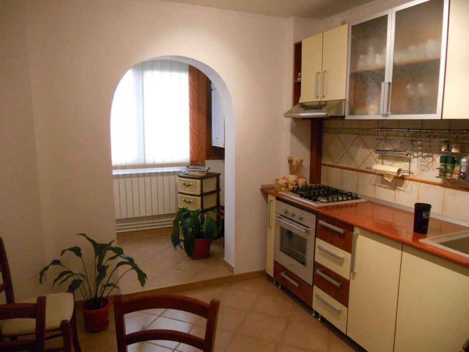 Vand apartament 3 camere