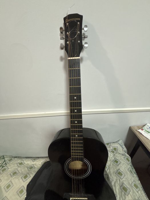 Продается Гитара levinson