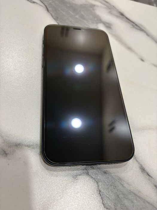 Продаю в хорошем состоянии Iphone 12