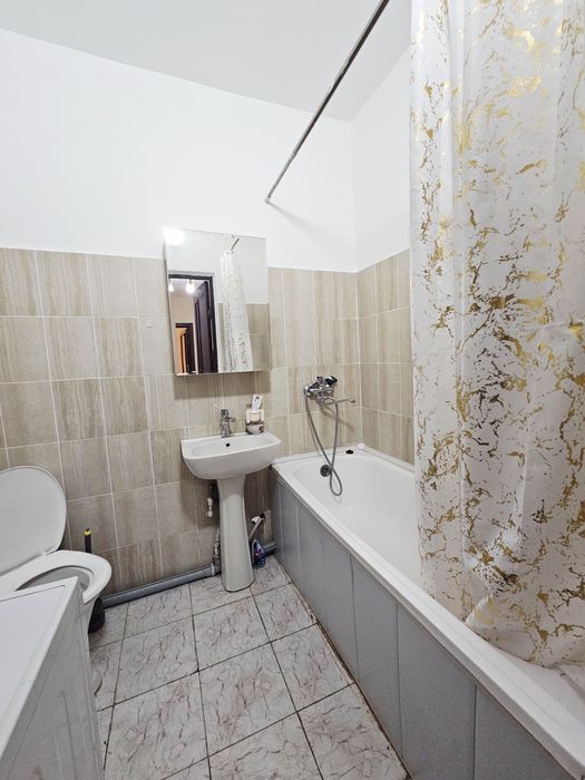 Сергели 8 худуд.2 хона 4 этаж срочно сотилади