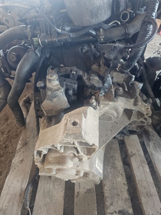 Cutie viteze manuala 6+1 trepte ford focus 3 1.6 tdci volvo av6r7002kg perfect functional