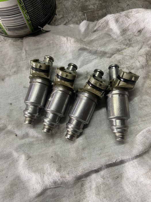 Форсунка топливная тойота 4а 5а карина кариб корола