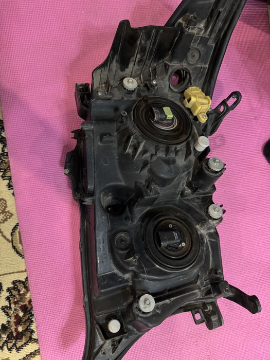 Продам фар Land Cruiser 200