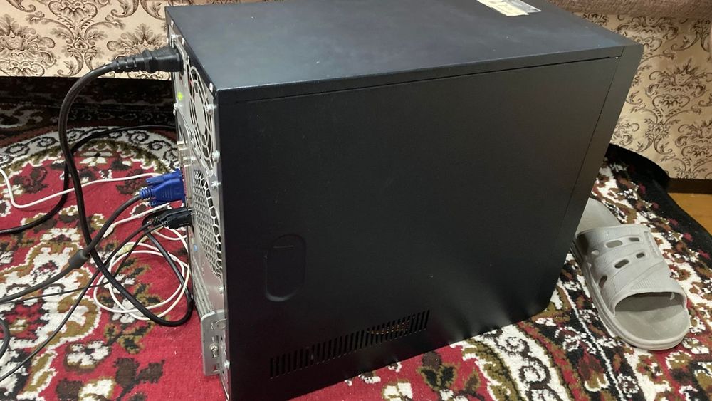 Продам компьютер слабенький