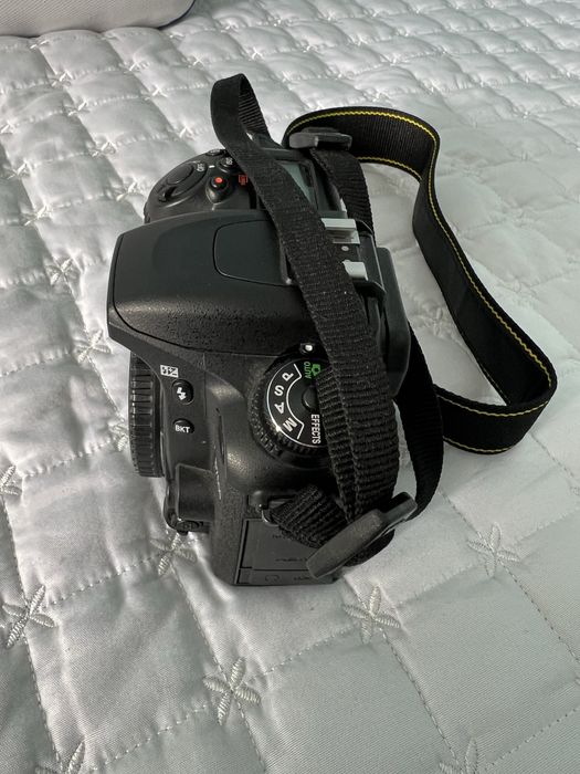 Nikon D7500 + 3 обектива ,3 батерии ,3 филтъра ,2 зарядни