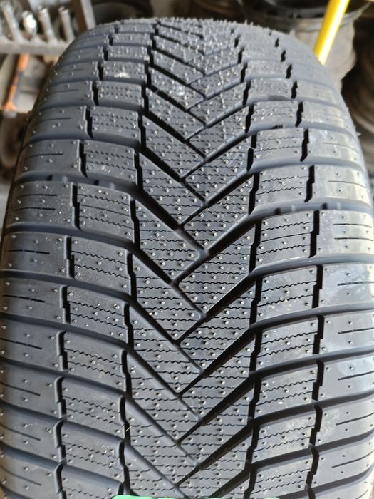 НОВИ ВСЕСЕЗОННИ -18цола-225/45-1бр.-67€-с монтаж и баланс.-
