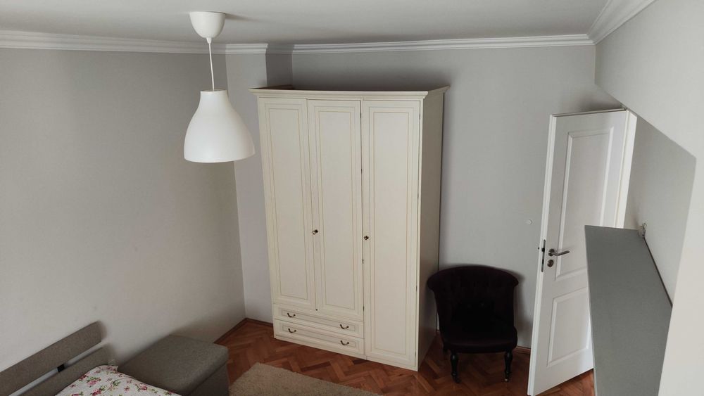 Dau in chirie apartament cu 2 camere frumos si luminos, ultracentral Oradea, str. Magheru, langa Facultatea de Drept