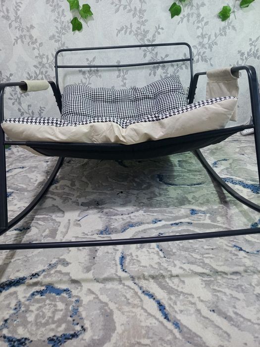 Продам кресло качалку