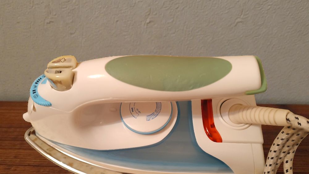 Утюг Scarlett полностью рабочий