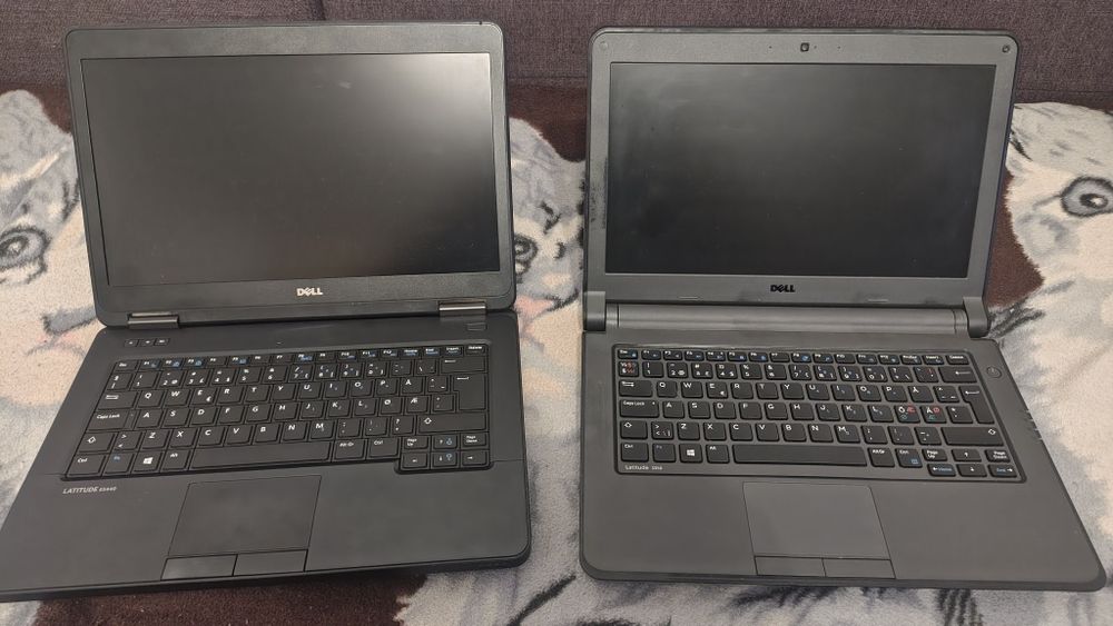 Laptop-uri la pachet