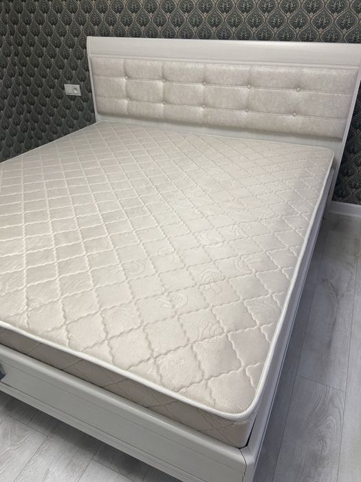 продам спальный гарнитур