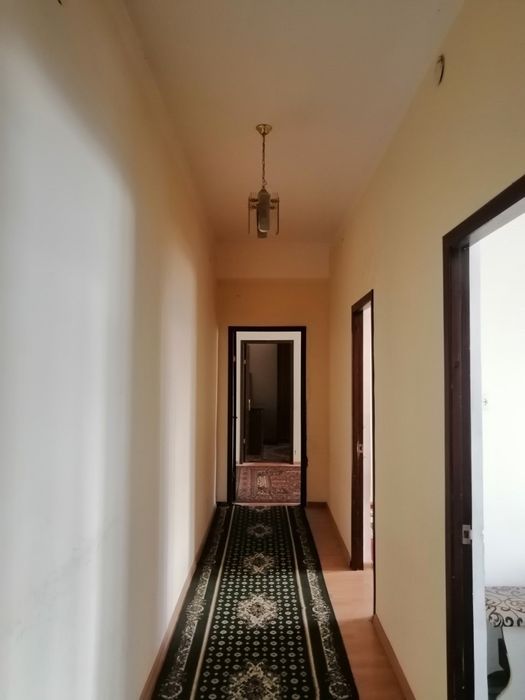 Фаргона шахар Флагман олдида