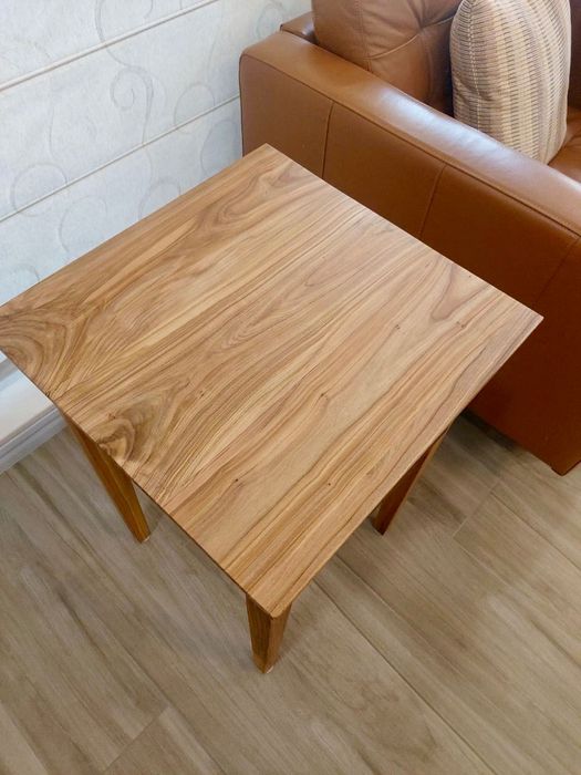 Помощна масичка от череша масив