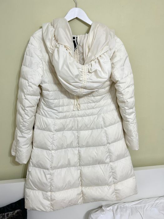 Geacă Motivi albă mărime S-M 200 RON