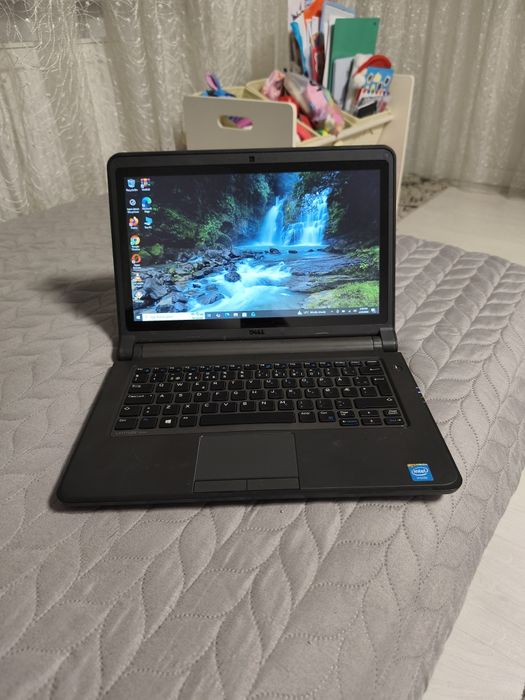 Laptop Dell i5 cu touchscreen Ram 8Gb ssd Windows 10 office