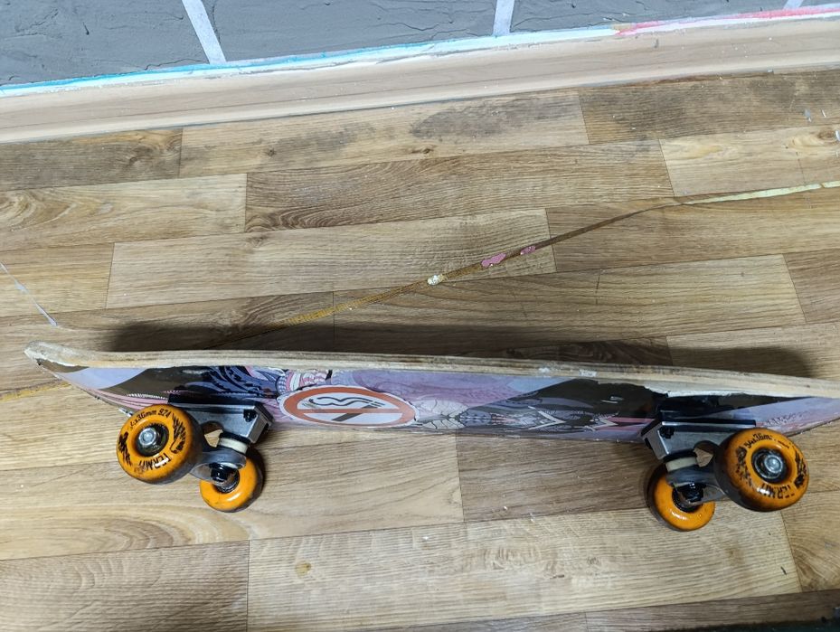 Продам скейт уличный