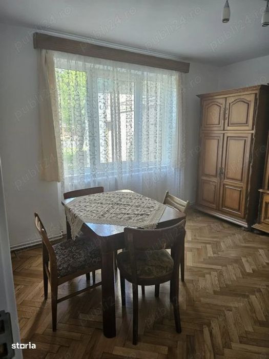Apartament cu 3 camere, 65 mp, zona Centrala